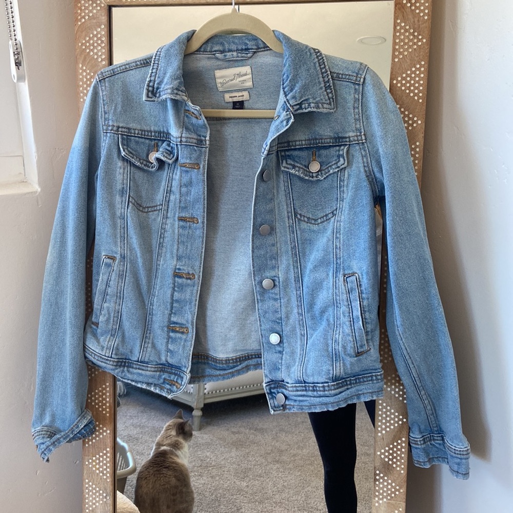 Jean jacket - Picture 2 of 5